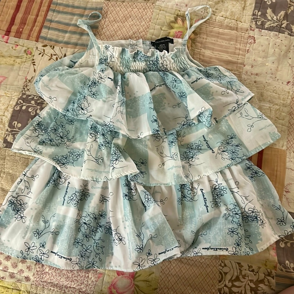 Calvin Klein size 4 girls top EUC smoke free home